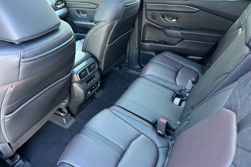 New 2026 Honda Pilot Black Edition image 13