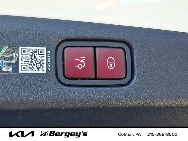 Used 2025 Mercedes-Benz E 350 4MATIC Sedan image 31
