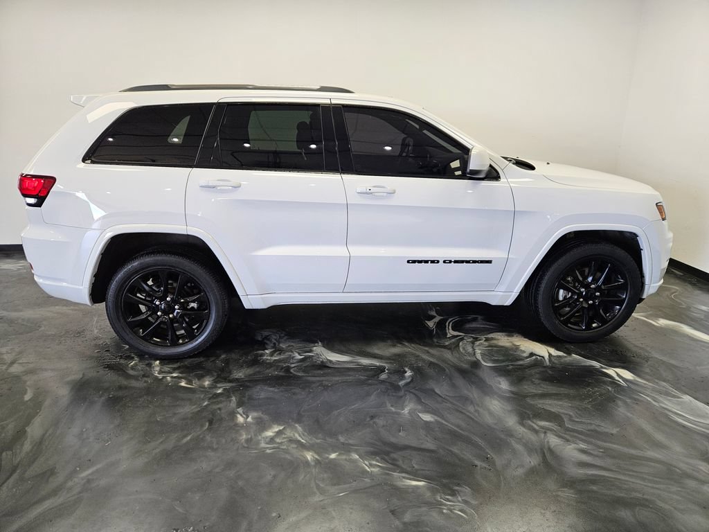 Used 2021 Jeep Grand Cherokee Altitude AWD/4WD image 20