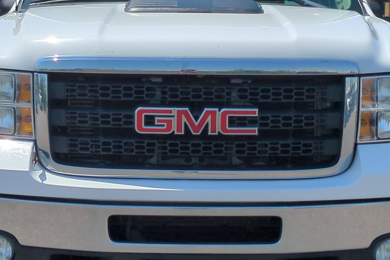 Used 2011 GMC Sierra 2500 SLT w/ SLT Convenience Package AWD/4WD image 42