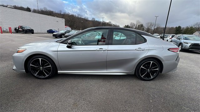 Used 2019 Toyota Camry XSE image 2