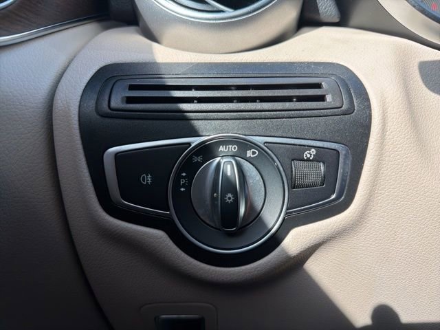 Used 2022 Mercedes-Benz GLC 300 4MATIC image 37