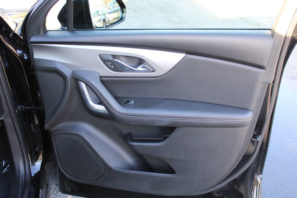 Used 2021 Chevrolet Blazer LT FWD image 21