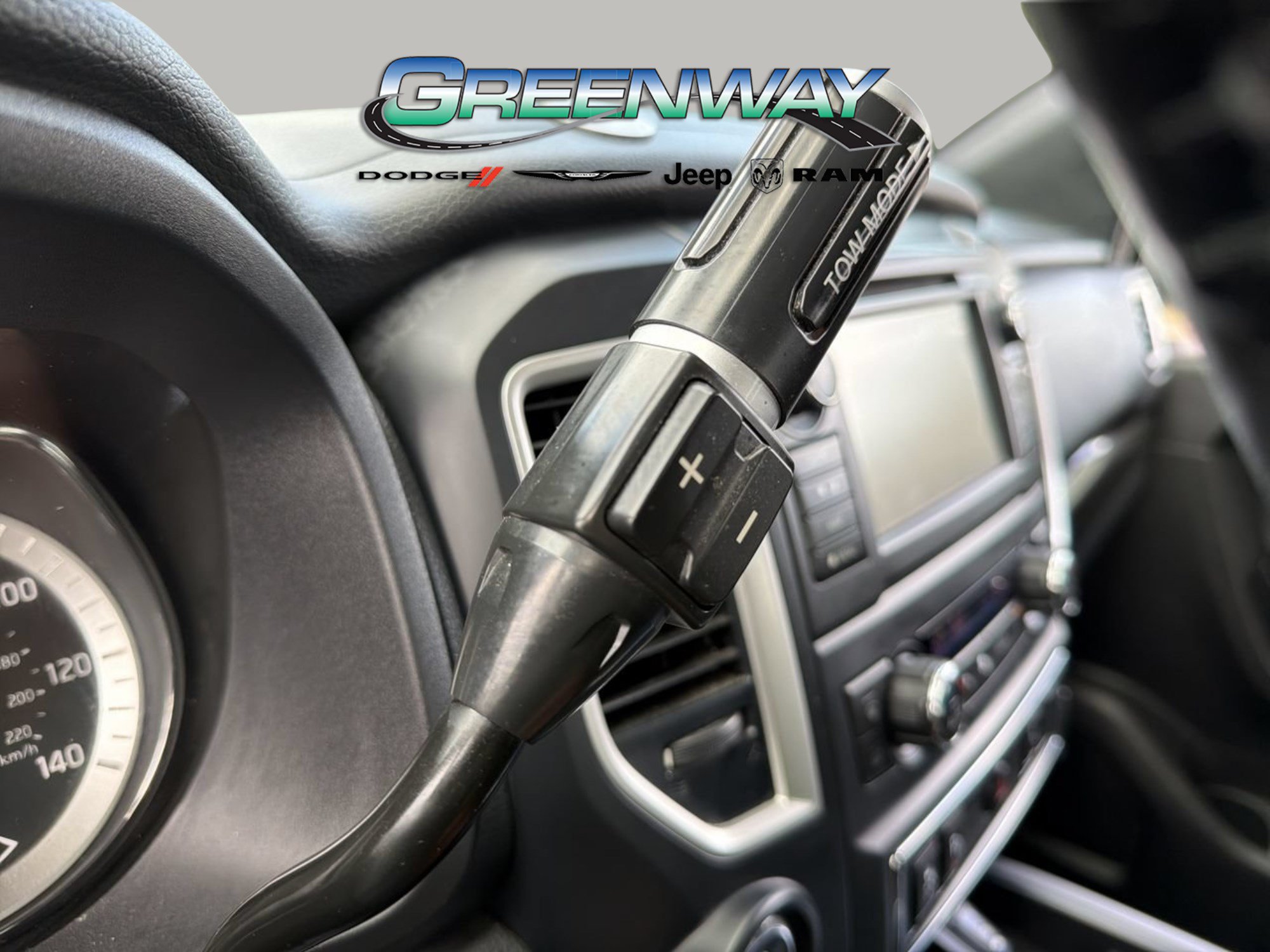 Used 2019 Nissan Titan SV w/ SV Convenience Package RWD image 25