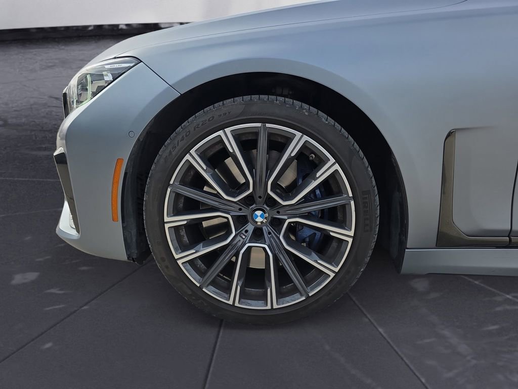Used 2022 BMW 750i xDrive w/ M Sport Package image 14