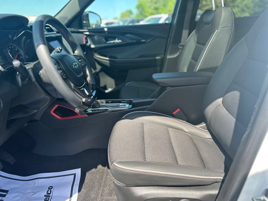 Used 2023 Chevrolet TrailBlazer RS w/ Sun and Liftgate Package FWD image 28