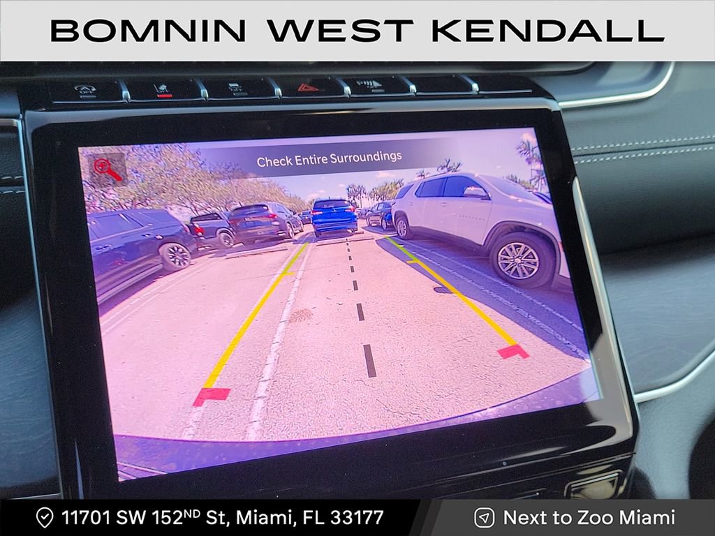 Used 2025 Jeep Grand Cherokee Limited w/ Black Appearance Package image 20