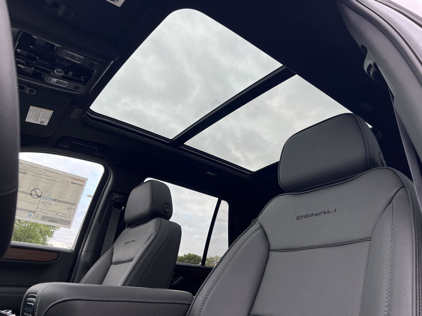 New 2026 GMC Yukon Denali w/ Sun & Power Step Package image 38