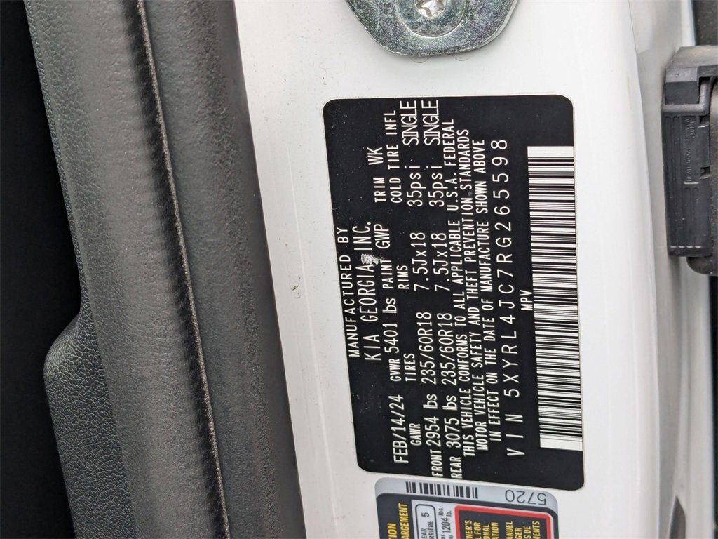 Used 2024 Kia Sorento S image 44