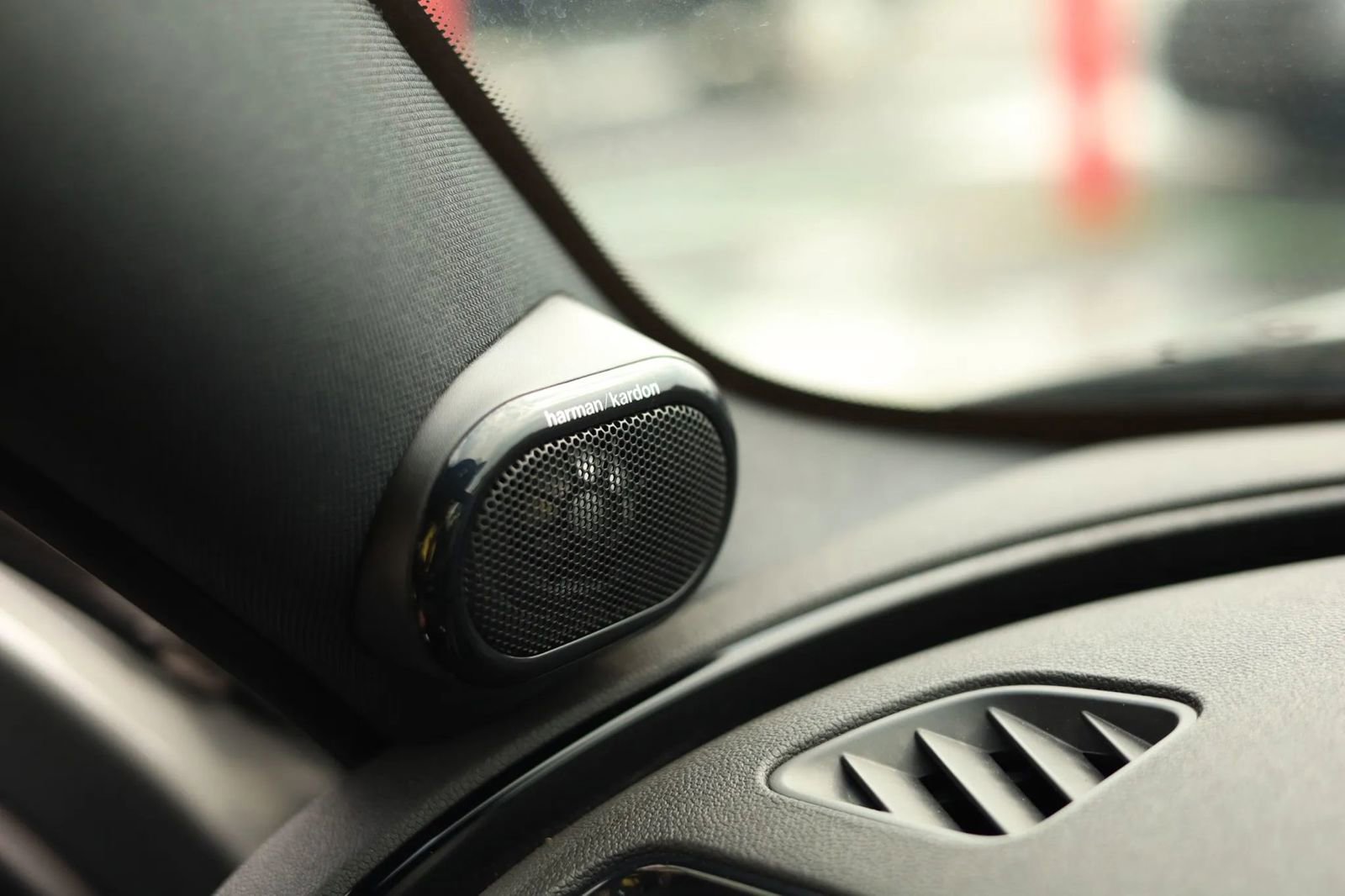 Used 2020 MINI Cooper Clubman S w/ Premium Package image 28