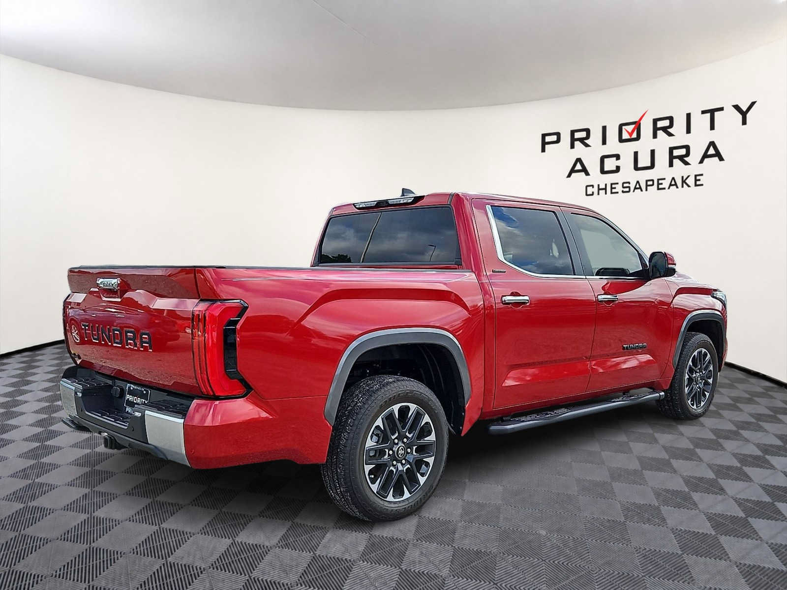 Used 2025 Toyota Tundra Limited AWD/4WD image 4