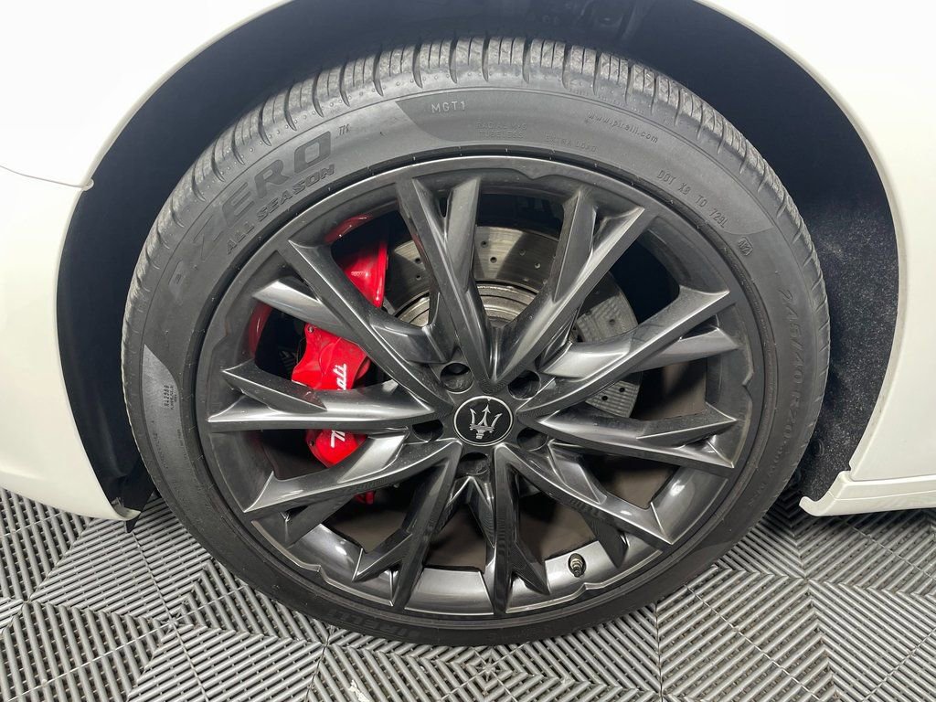 Used 2022 Maserati Ghibli Modena RWD image 14