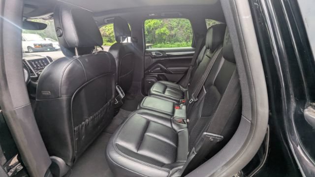 Used 2018 Porsche Cayenne Platinum Edition AWD/4WD image 20