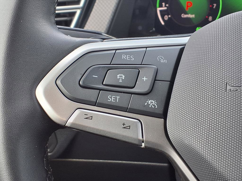 Certified 2025 Volkswagen Atlas Peak Edition SE image 24