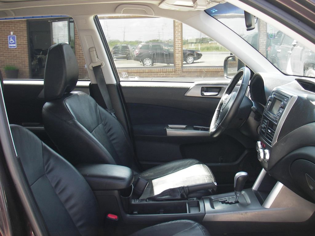 Used 2013 Subaru Forester 2.5X Limited AWD/4WD image 31