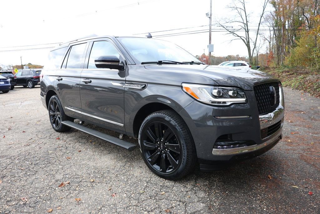 Used 2024 Lincoln Navigator Black Label image 7