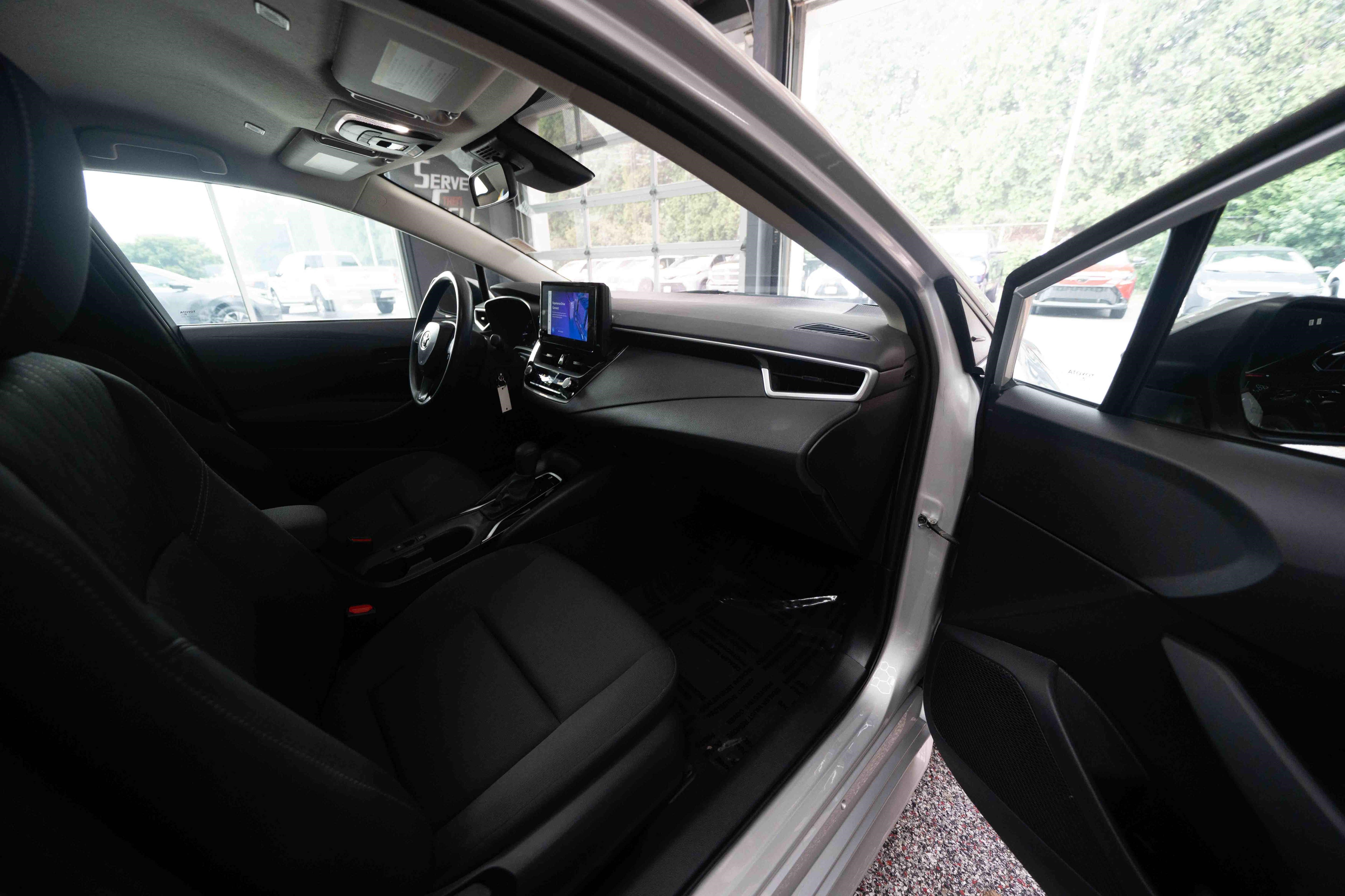 Used 2025 Toyota Corolla LE FWD image 25