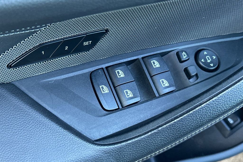 Used 2023 BMW i4 eDrive35 w/ Premium Package image 11