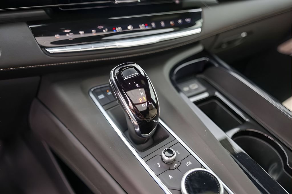 Used 2024 Cadillac Escalade Sport w/ Touring Package image 20