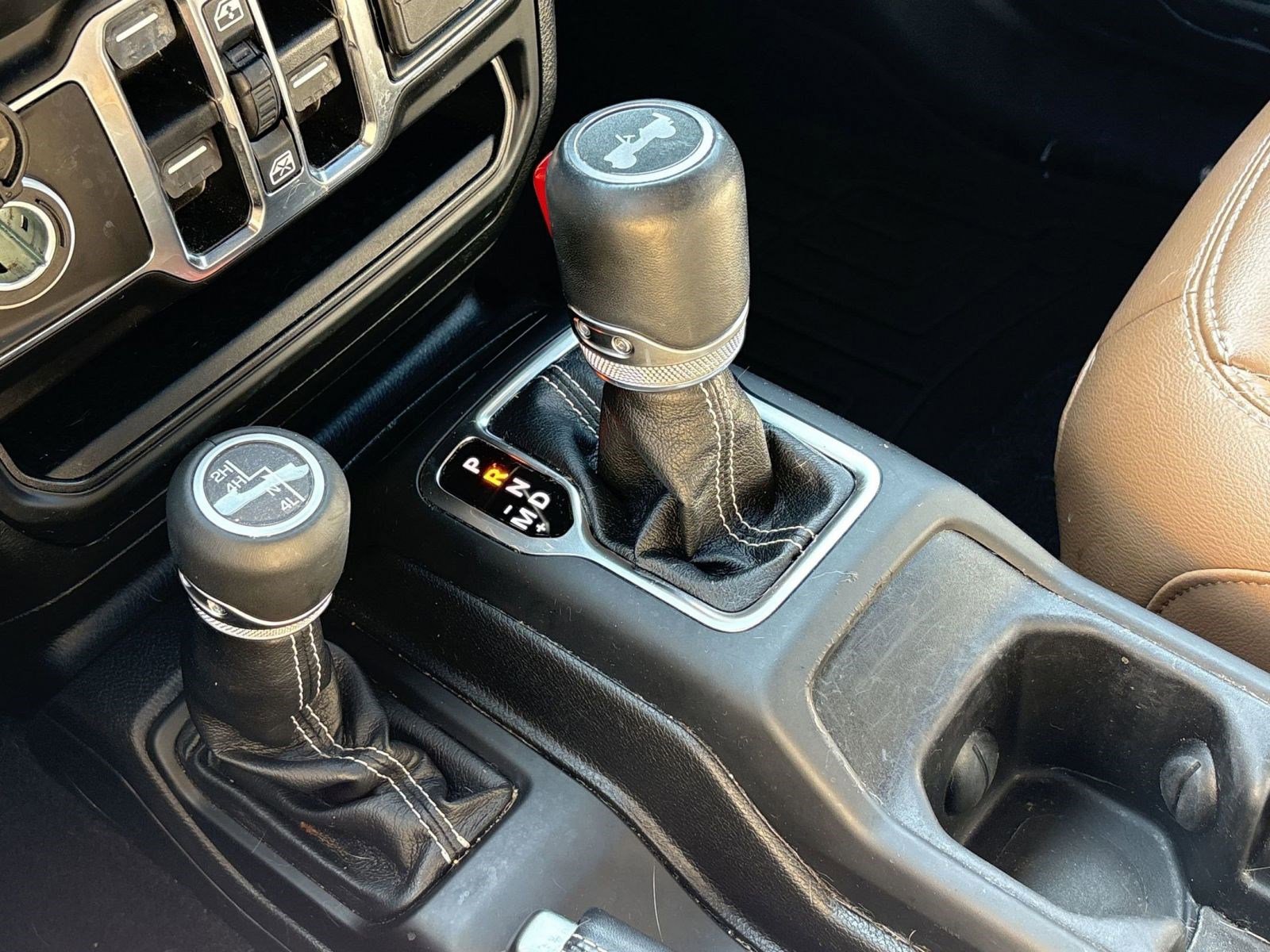 Used 2021 Jeep Wrangler Unlimited Sahara w/ Dual Top Group image 16