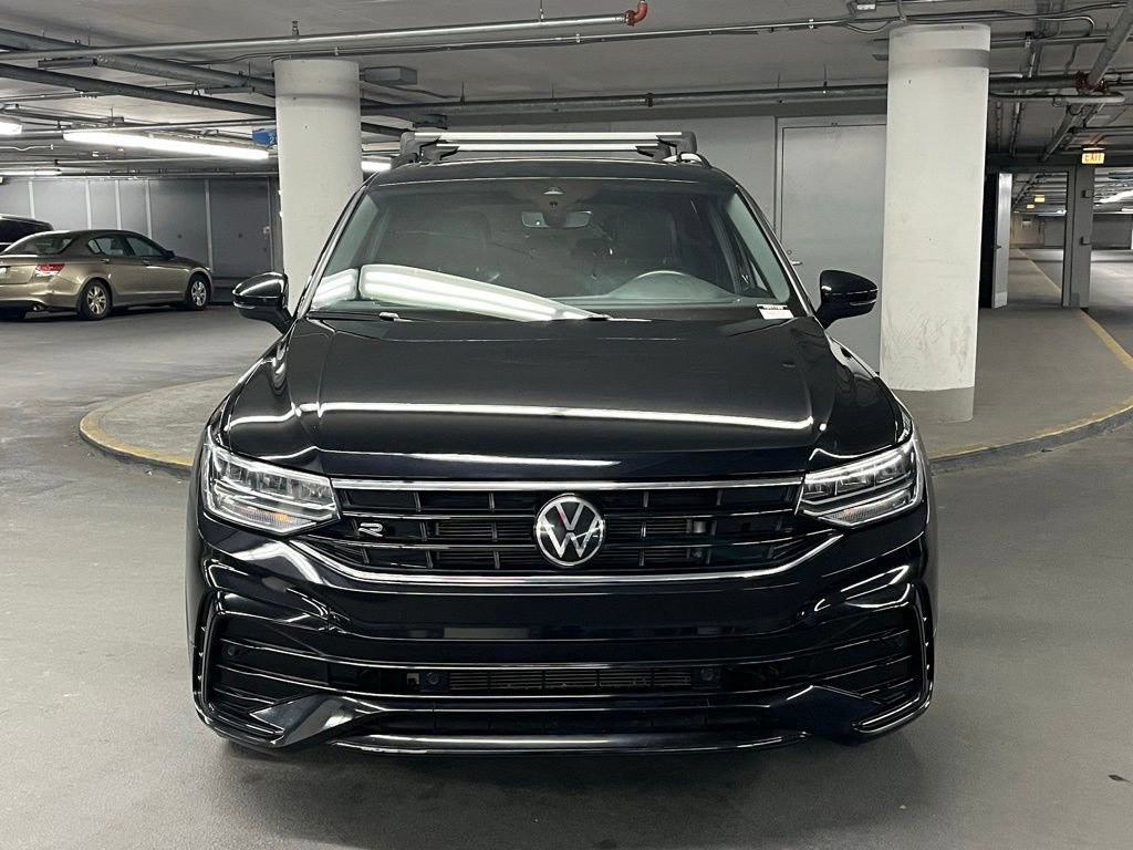 Certified 2023 Volkswagen Tiguan SE R-Line FWD image 31