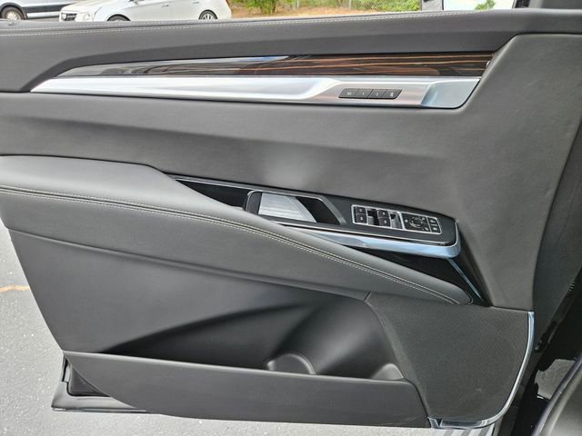 New 2026 Cadillac Escalade Luxury w/ LPO, Radiant Package AWD/4WD image 29