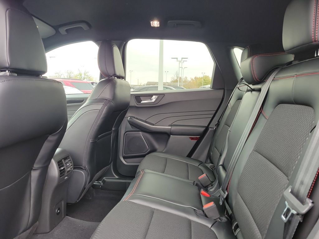 New 2026 Ford Escape ST-Line w/ Tech Pack #1 AWD/4WD image 13