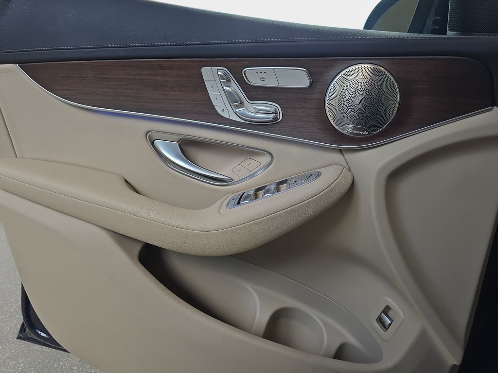 Used 2021 Mercedes-Benz GLC 300 4MATIC Coupe image 29