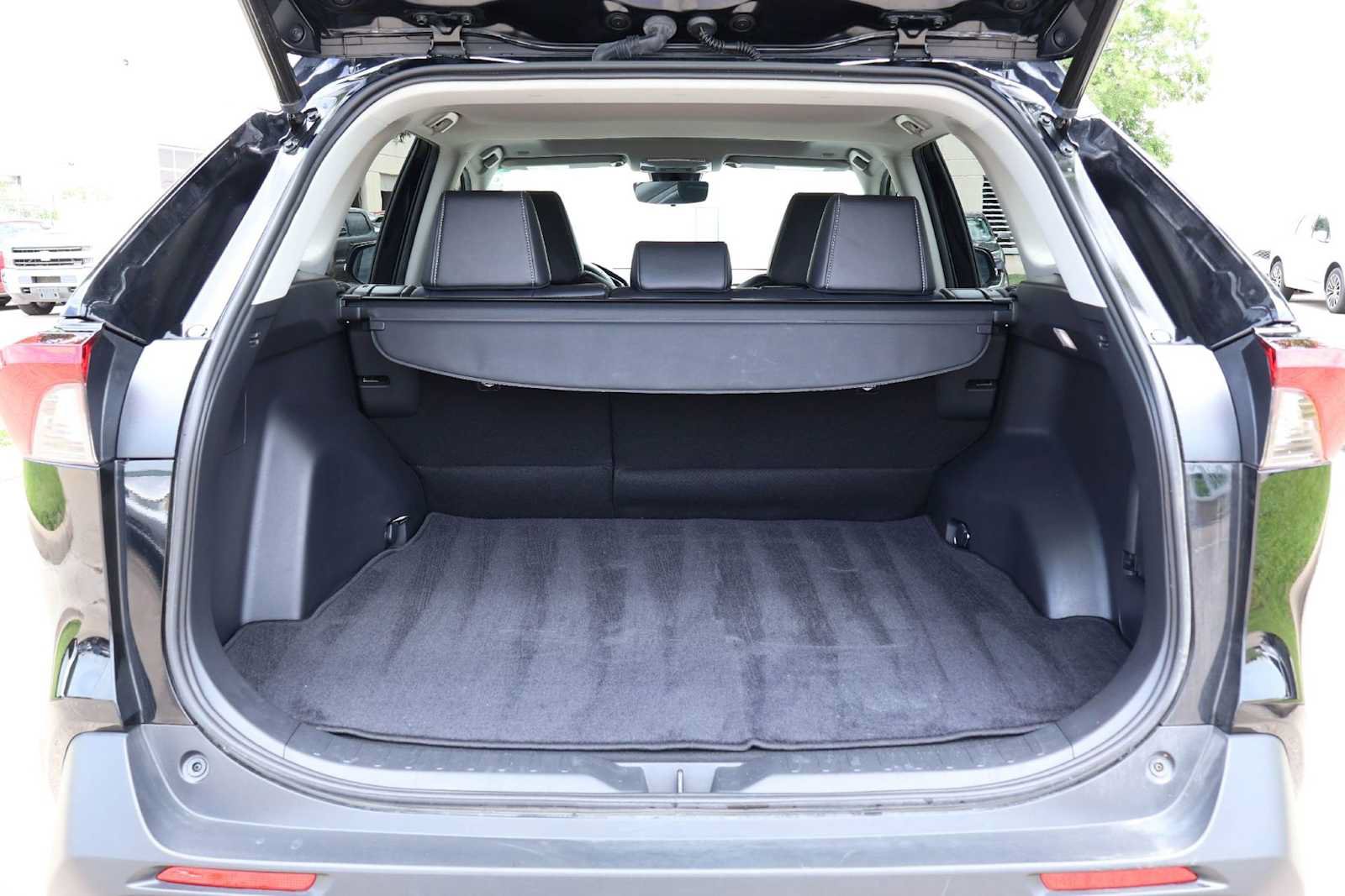 Used 2023 Toyota RAV4 XLE Premium FWD image 19