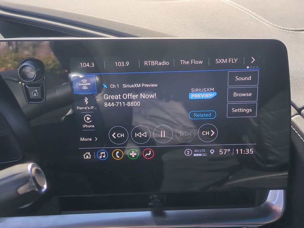 Used 2021 Chevrolet Corvette Stingray Coupe w/ Z51 Performance Package image 18