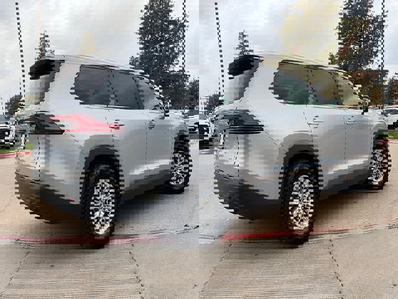 Used 2025 Toyota Grand Highlander FWD image 6