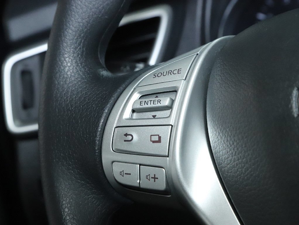 Used 2016 Nissan Rogue S FWD image 23