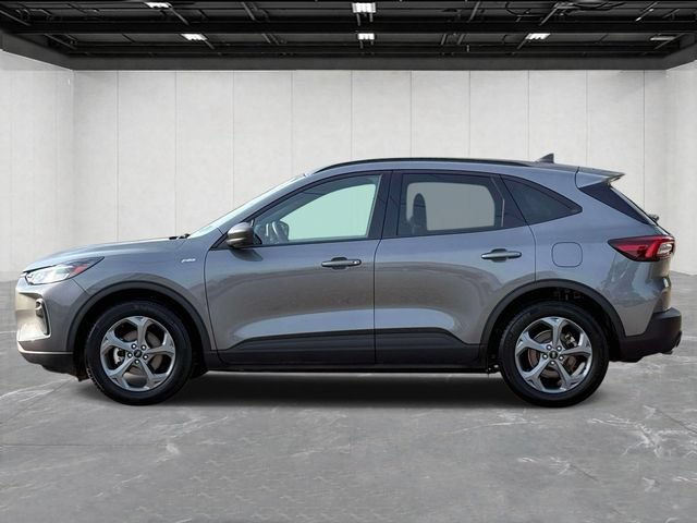 Used 2025 Ford Escape ST-Line FWD image 2