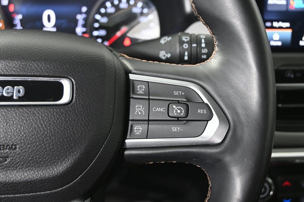 Used 2022 Jeep Compass Limited AWD/4WD image 37