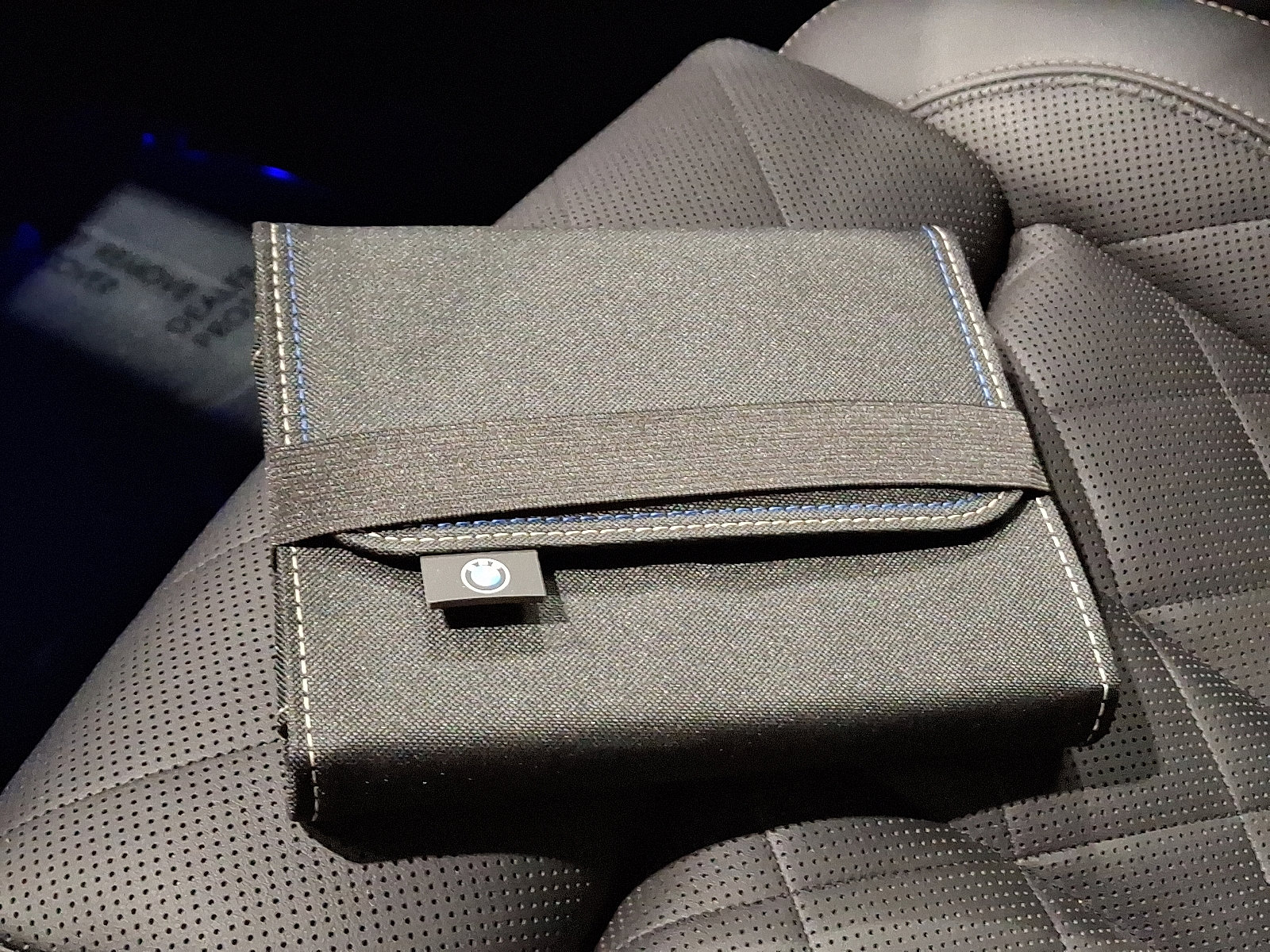 Used 2024 BMW X7 xDrive40i w/ M Sport Package image 27