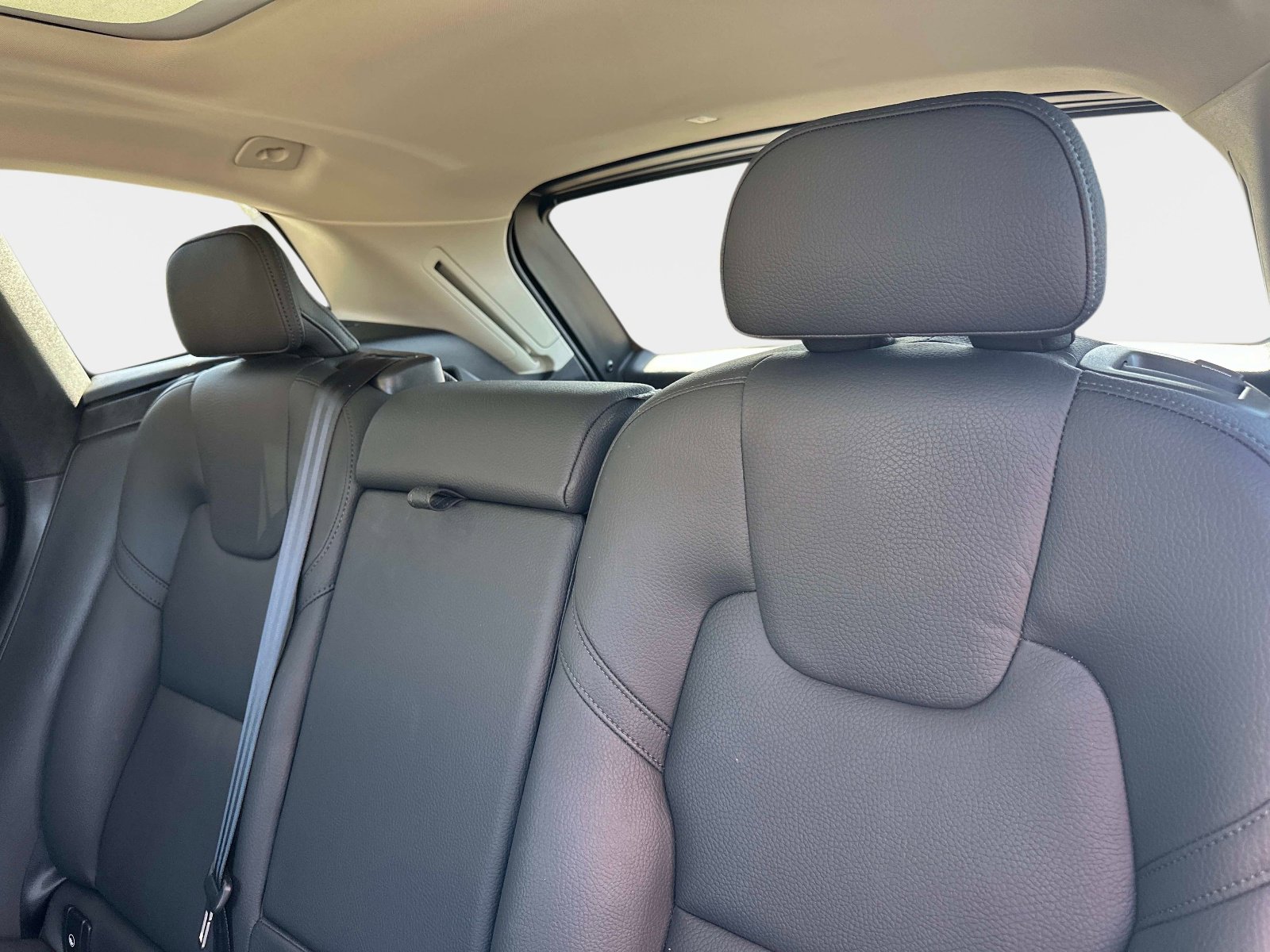 Certified 2025 Volvo XC60 B5 Plus image 14