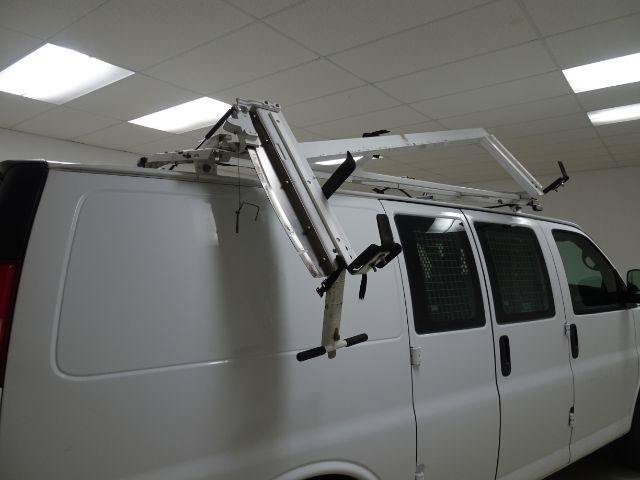 Used 2015 Chevrolet Express 2500 RWD image 11