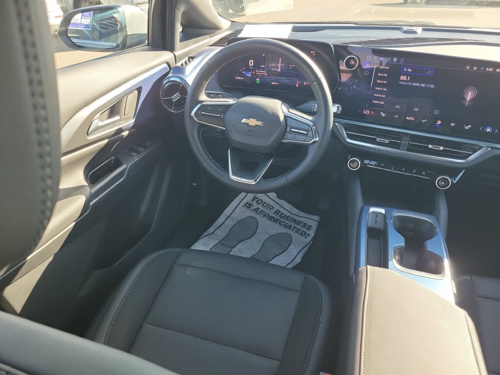 Certified 2025 Chevrolet Equinox EV LT AWD/4WD image 29