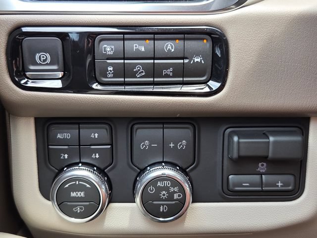 New 2026 GMC Yukon XL Denali w/ Denali Reserve Package AWD/4WD image 15