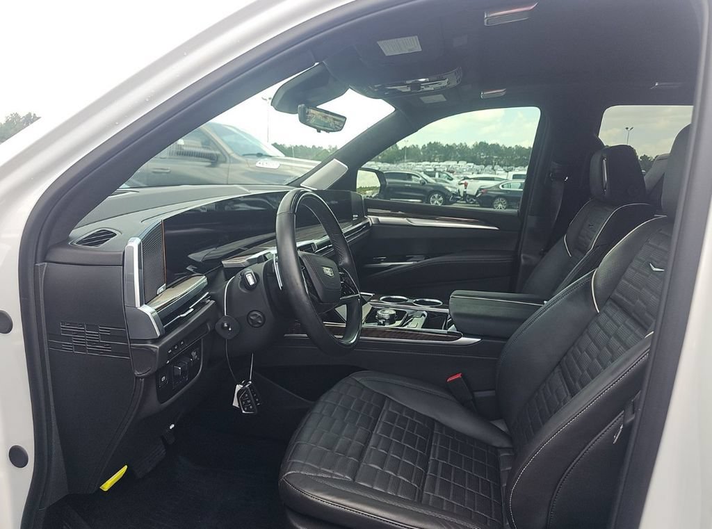 Used 2025 Cadillac Escalade Sport Platinum w/ LPO, Floor Liner Package RWD image 7