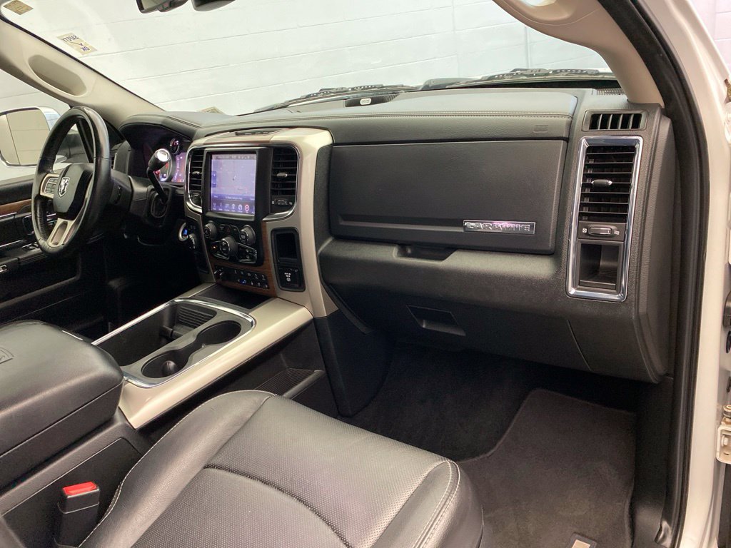 Used 2016 RAM 3500 Laramie w/ Convenience Group AWD/4WD image 18