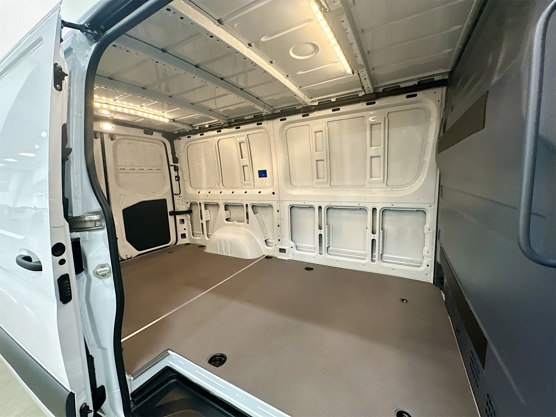 Certified 2025 Mercedes-Benz Sprinter 2500 image 25