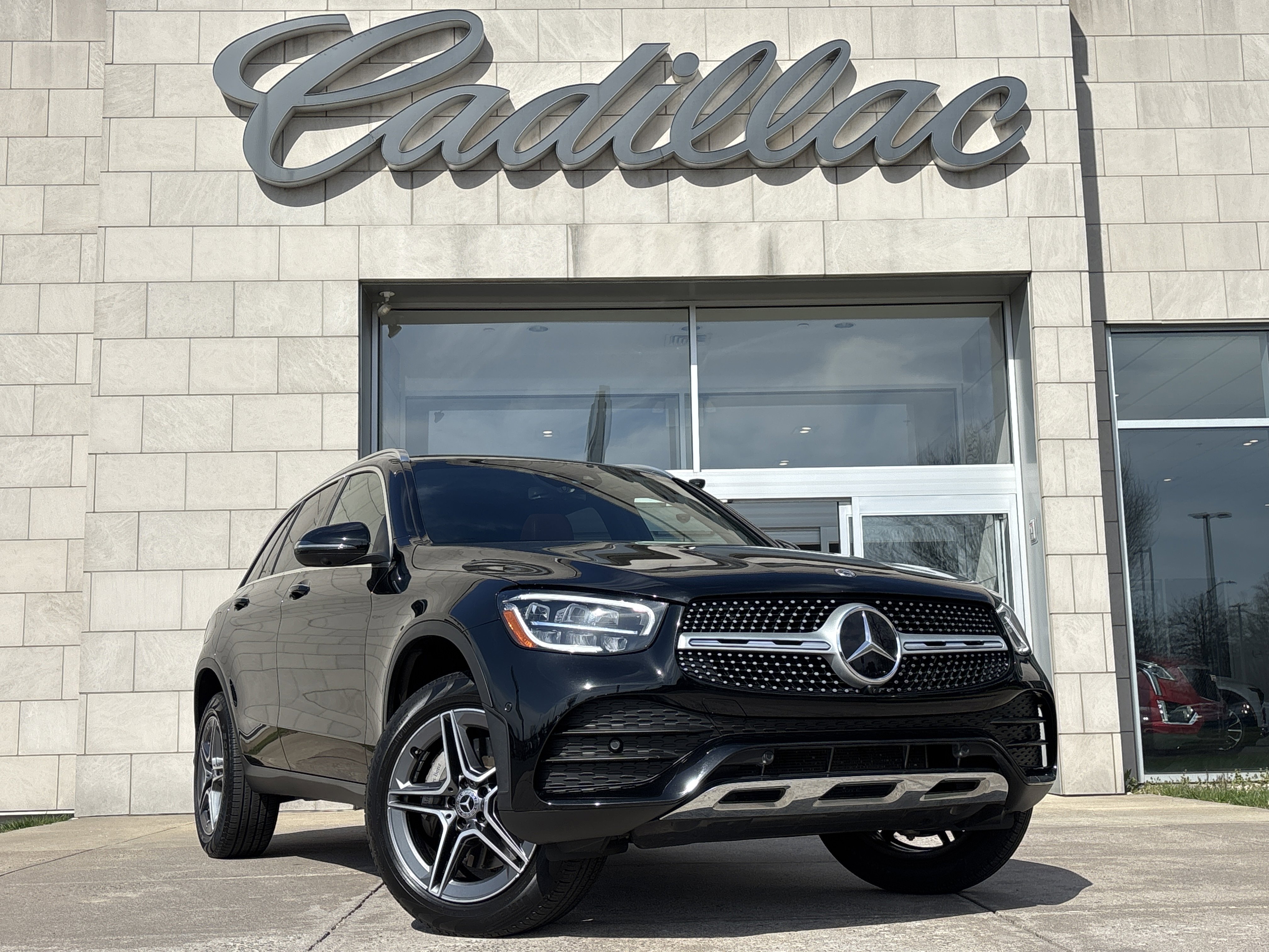 Used 2022 Mercedes-Benz GLC 300 4MATIC image 1