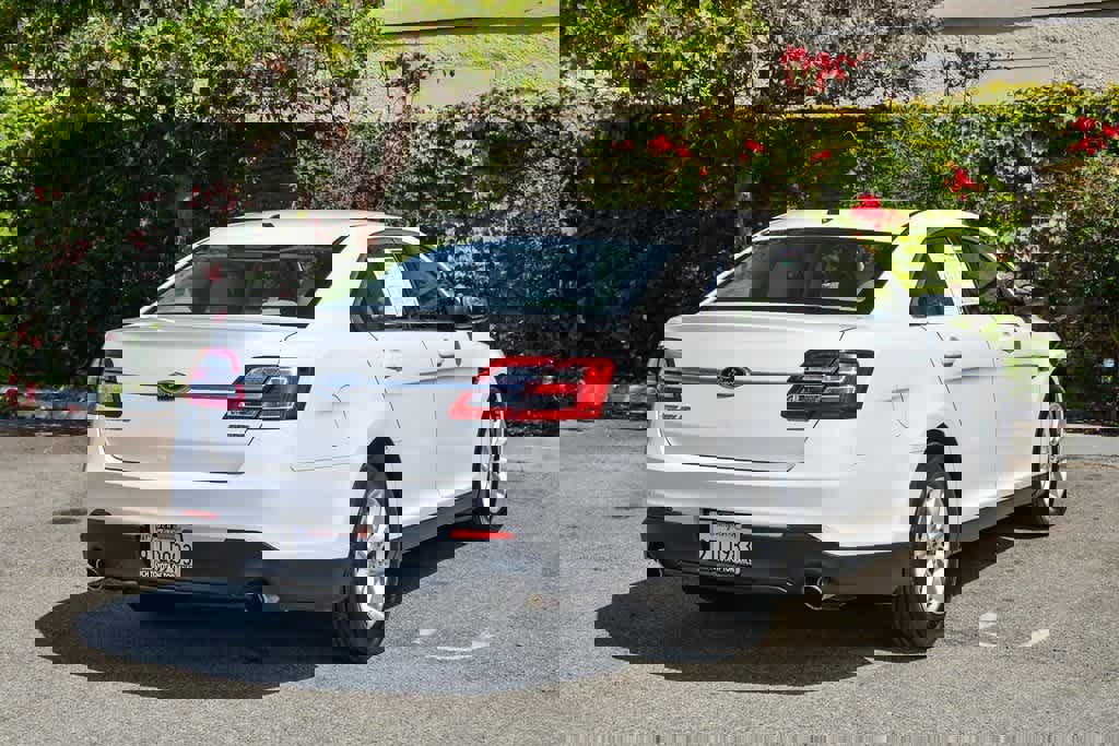 Used 2013 Ford Taurus SE image 6