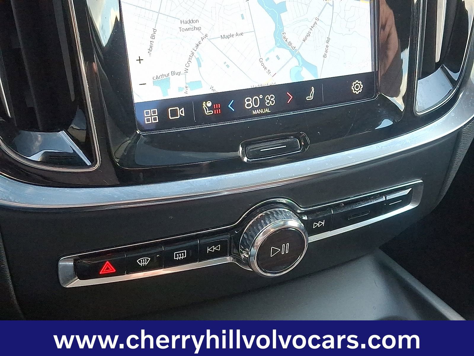 Certified 2023 Volvo S60 B5 Plus w/ Climate Package image 17