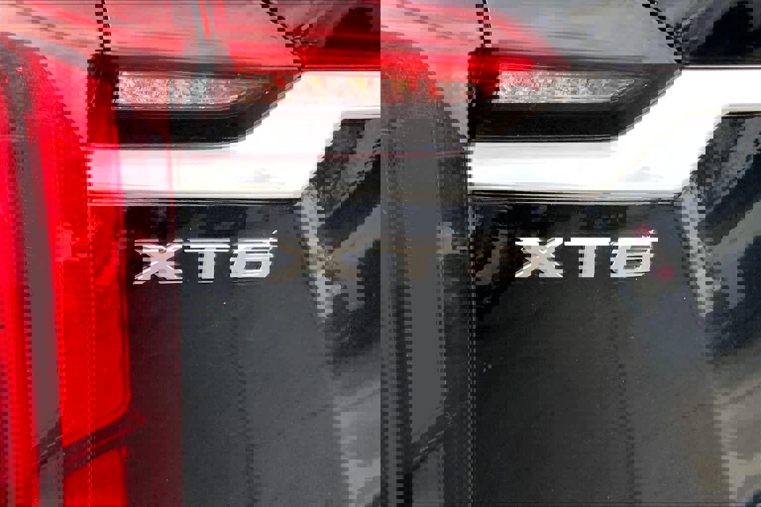 Used 2023 Cadillac XT6 Premium Luxury image 9