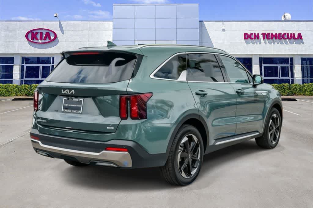 Certified 2025 Kia Sorento EX AWD/4WD image 4