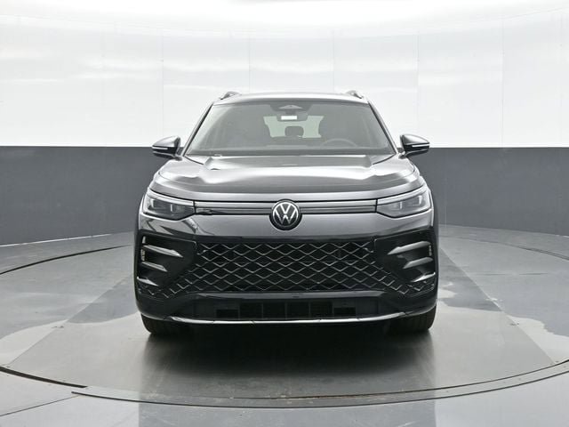 New 2026 Volkswagen Tiguan SE R-Line image 2