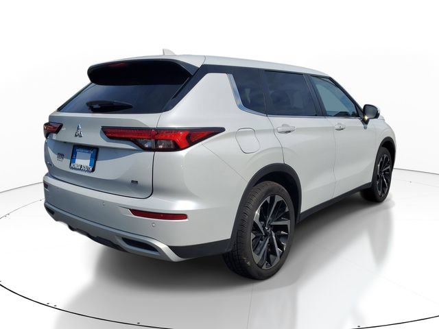 Used 2024 Mitsubishi Outlander SE FWD image 6