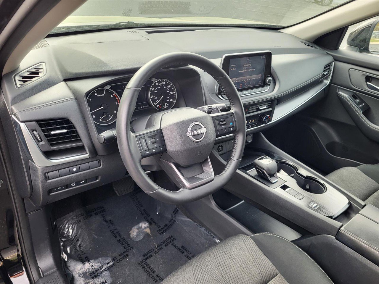 Used 2025 Nissan Rogue SV image 11